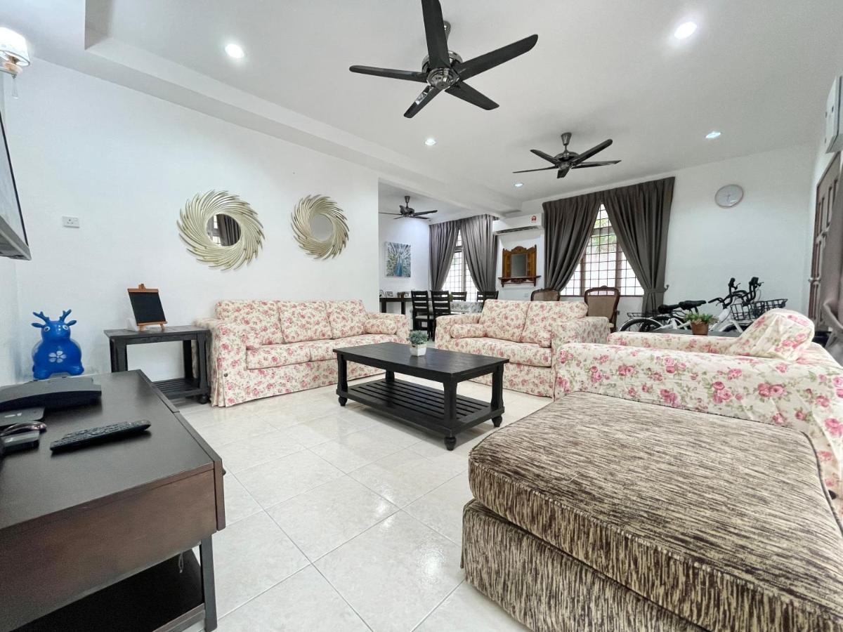 Langkawi Cozy Holiday Home At Bukit Indah By Zervin Kuah Exterior foto